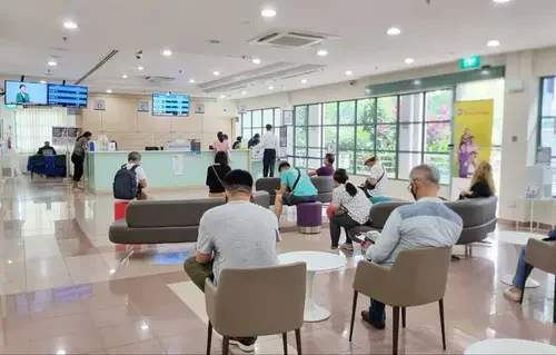 Area layanan pada situs SATA CommHealth; lokasi cabang pada foto belum dirinci.